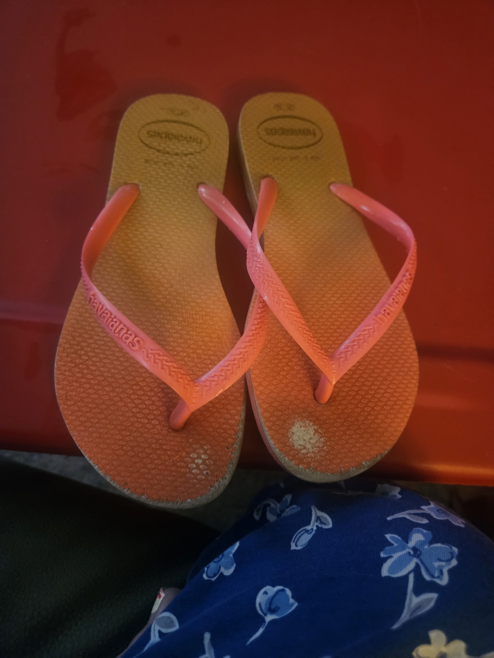 Havaianas Coral-to-Yellow Ombre Women's Sandals